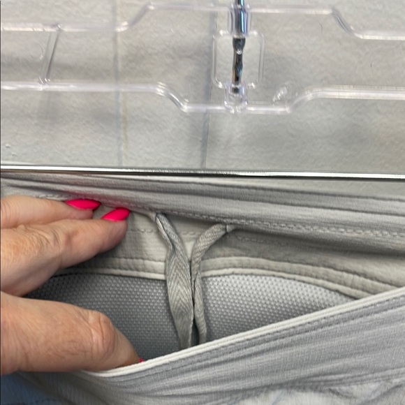 Athleta Women's Jenner Light Gray Skort Sz 2 Nylon stretch side zip - Picture 8 of 10